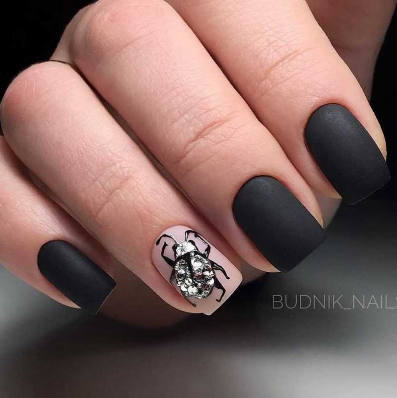 black-nails-130