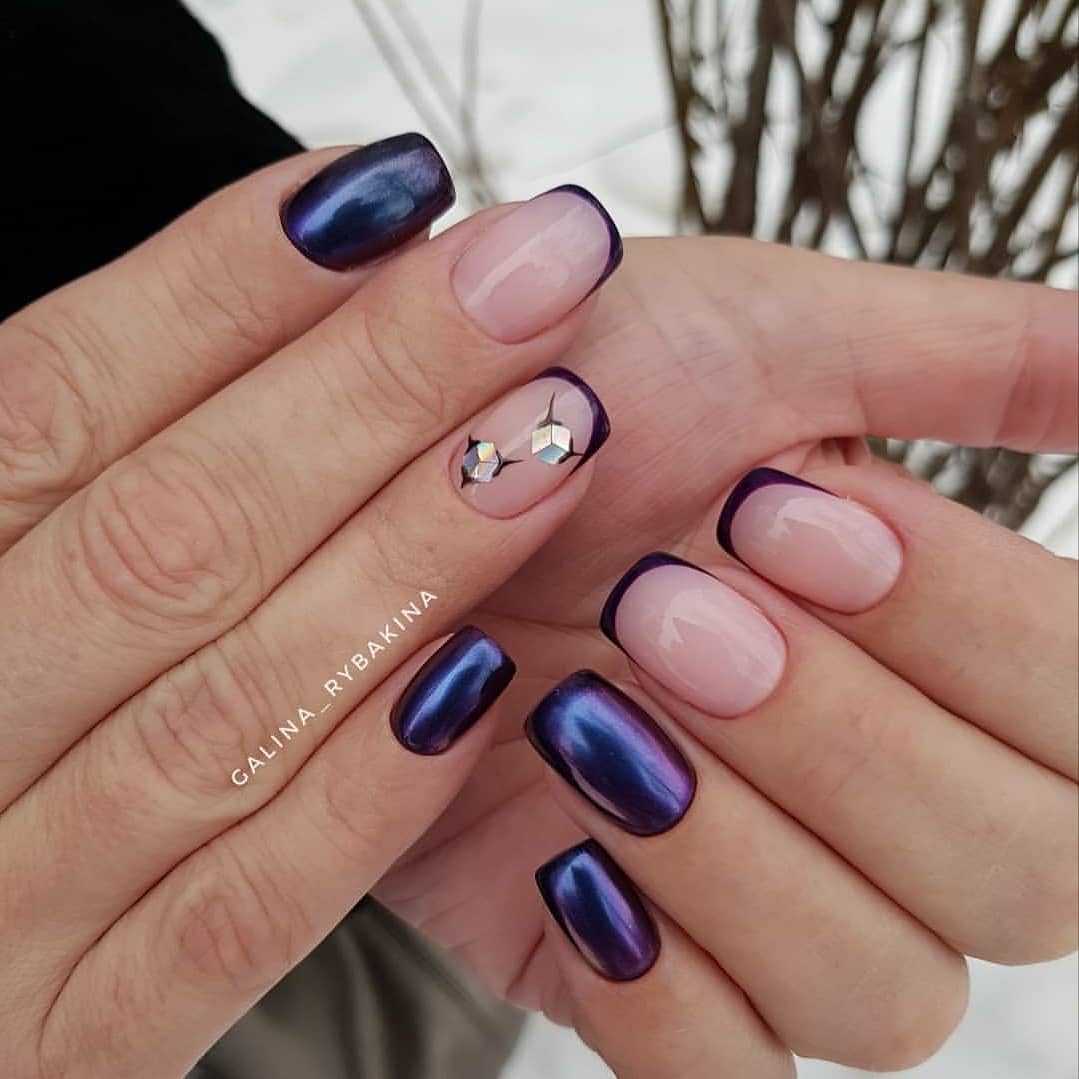 фіолетовий французький манікюр