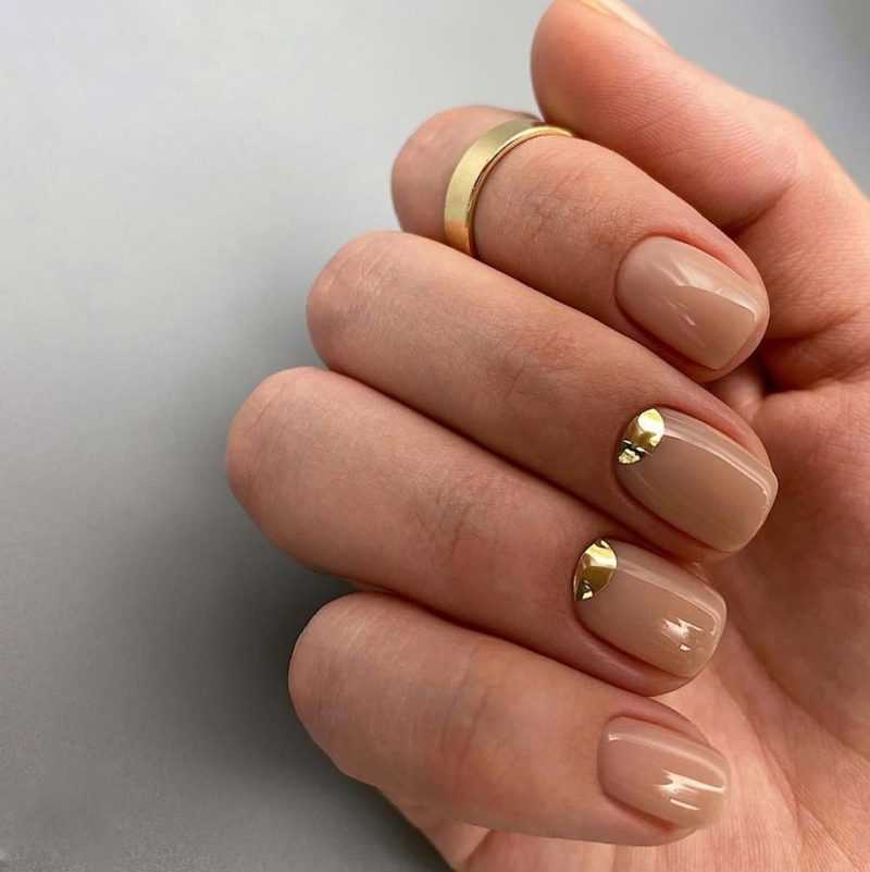 delicate-nails-65