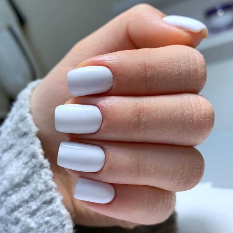 delicate-nails-90