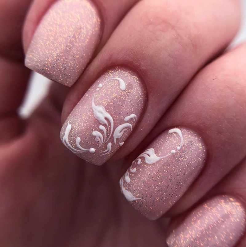 delicate-nails-123