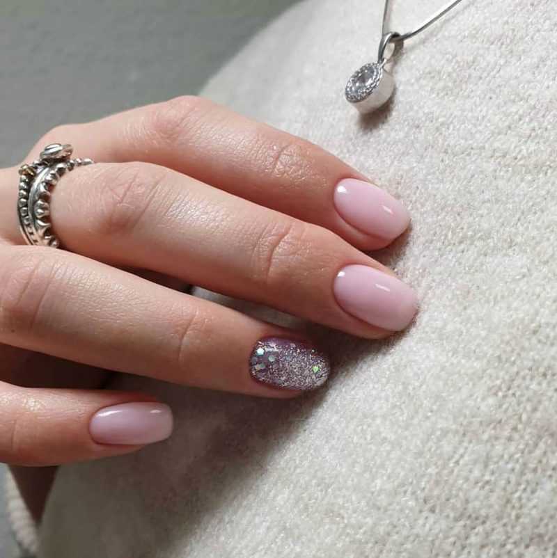 delicate-nails-119