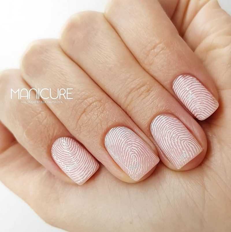 delicate-nails-135