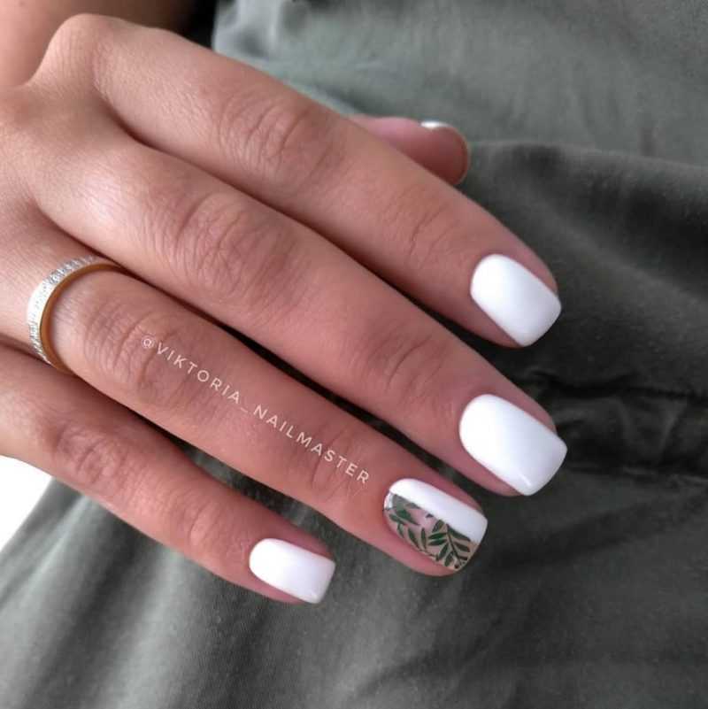 delicate-nails-113