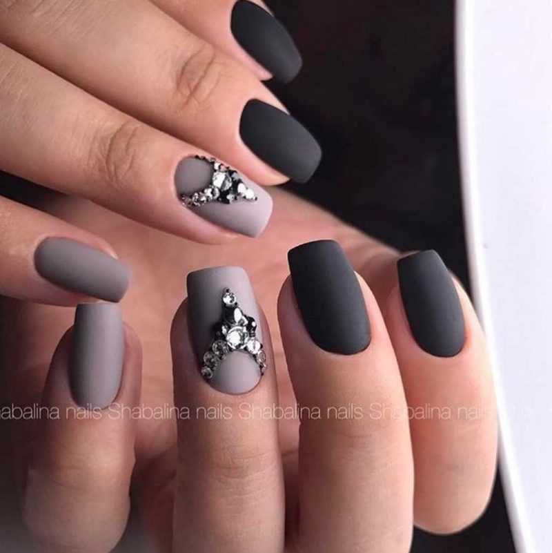 grey-nail-58