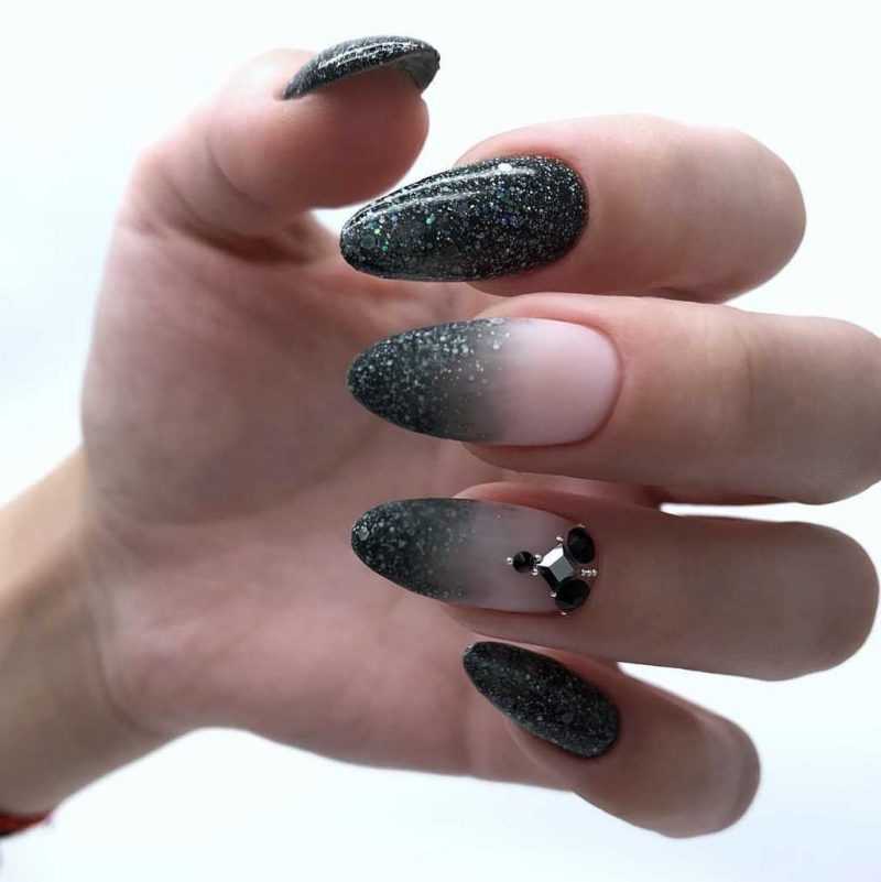grey-nail-34